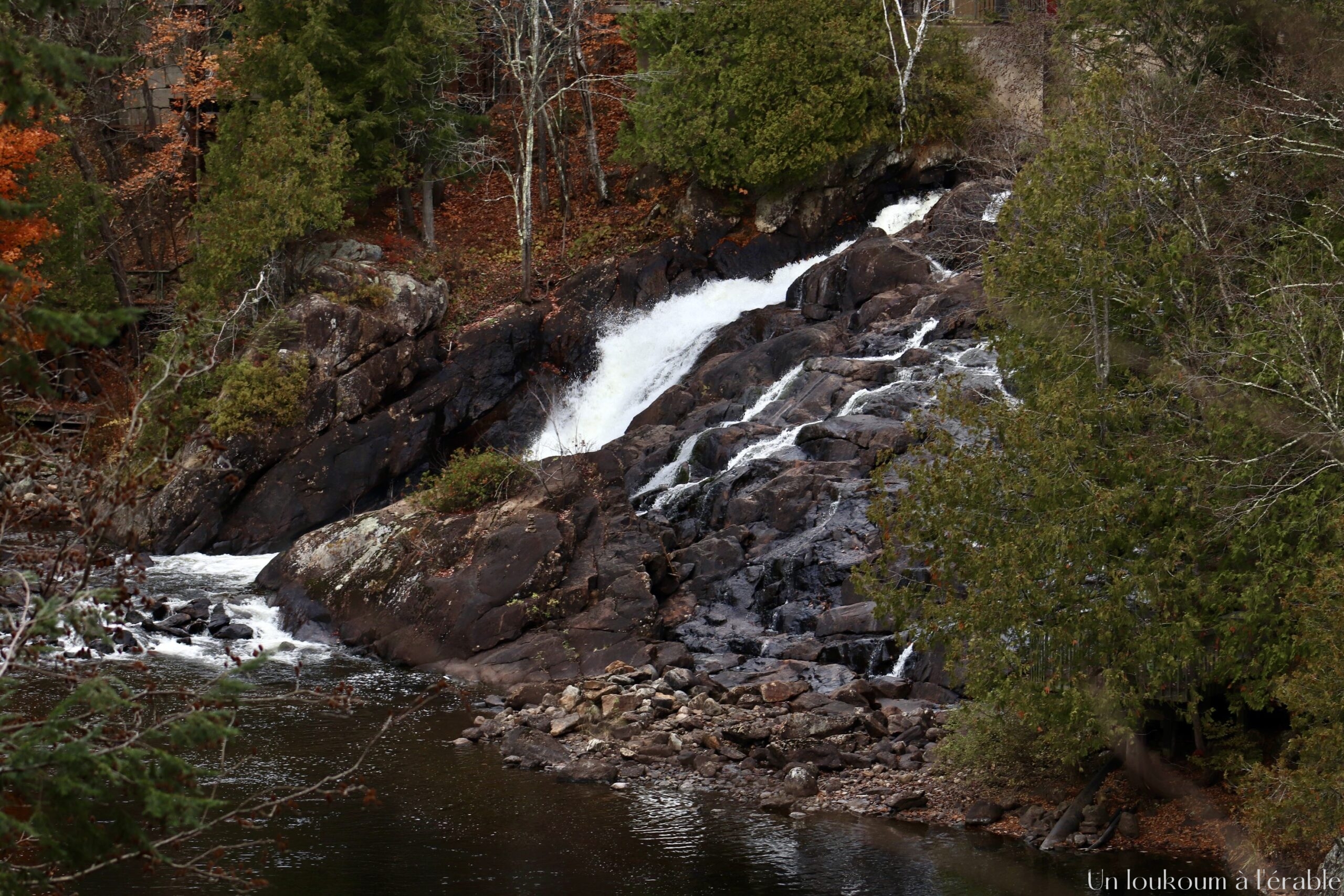 Chutes d'eau, couleurs d'automne