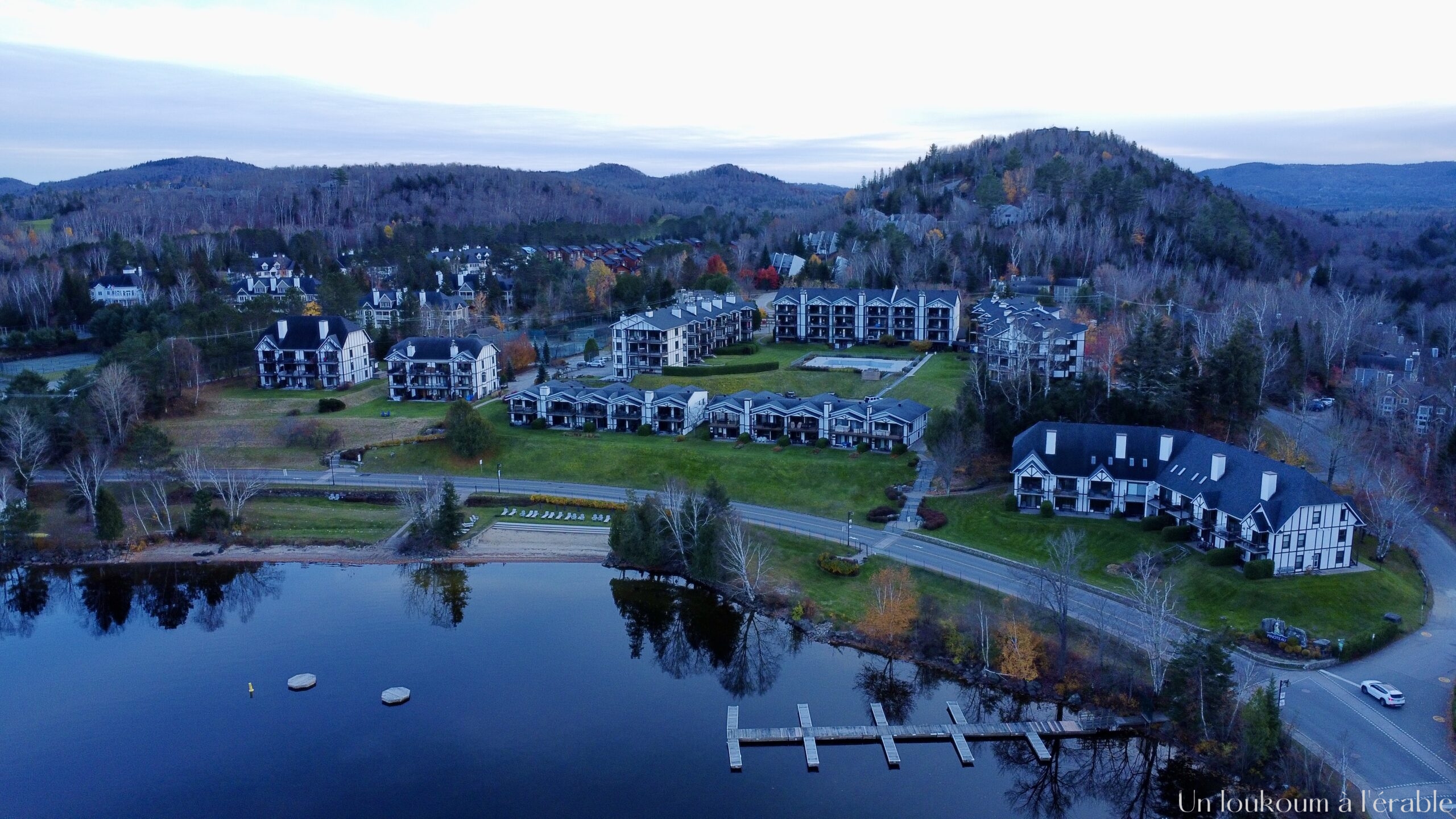 Habitations vues du ciel - vue de drone